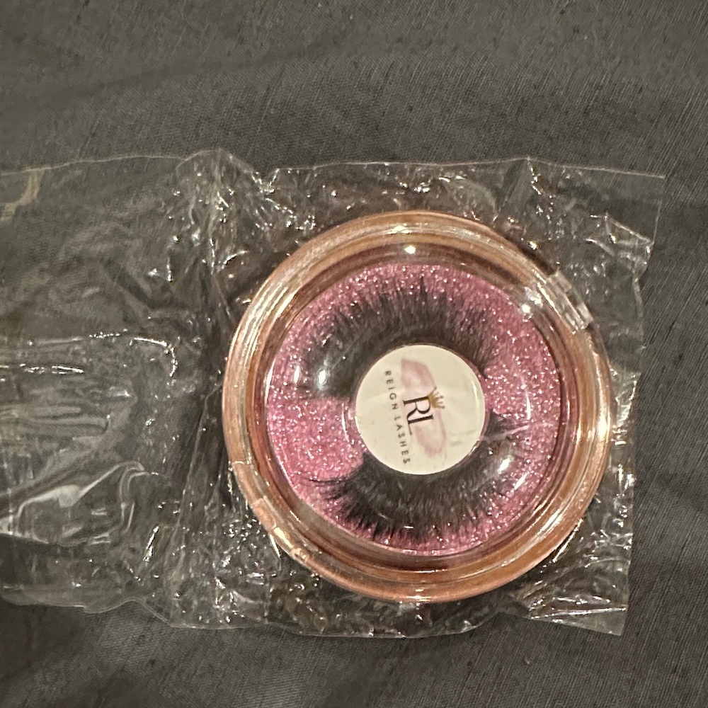 Reign Pink Glitter Lashes